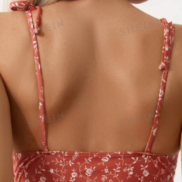 Cute Floral one piece - Picture 12 of 13